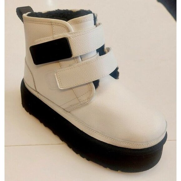 UGG Neumel Platform Leather Chukka Boots Kids Youth Size 1 White Black 1148852K - Picture 1 of 8
